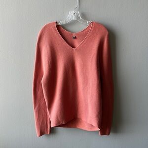Uniqlo Women's V-Neck Sweater - Coral Pink
